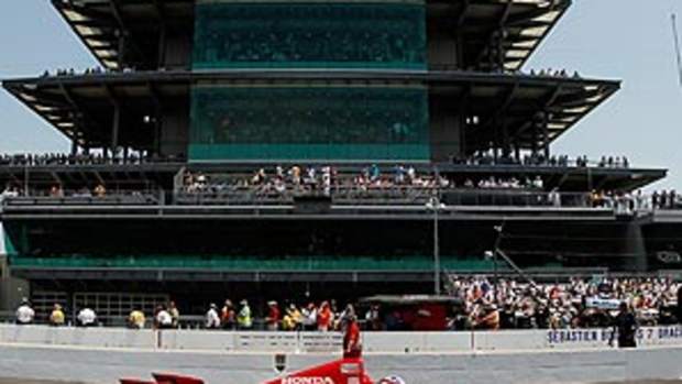 dario-franchitti-indianapolis-500-momentum.jpg