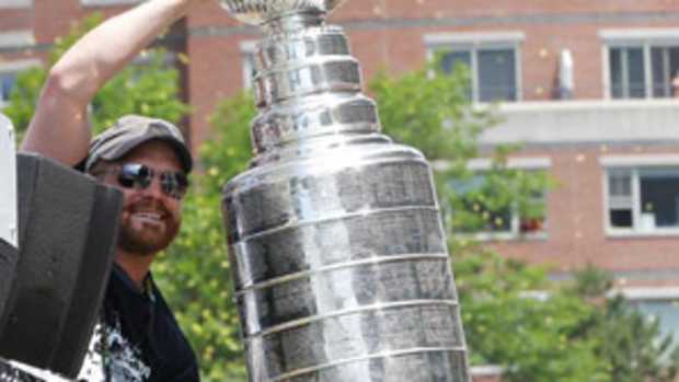 bruins.parade.jpg