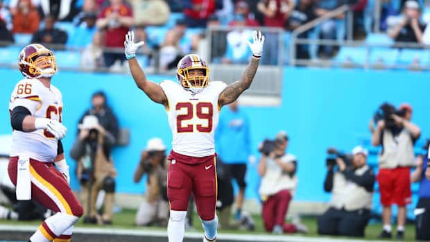 Derrius Guice Carolina TD © Jeremy Brevard-USA TODAY Sports