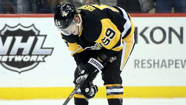 Penguins left wing Jake Guentzel will miss four to six months after having surgery on his right shoulder.