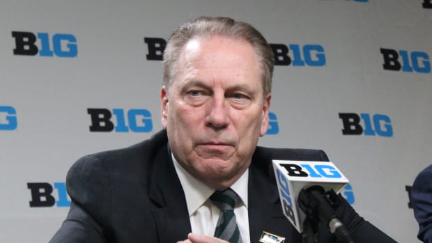 31719 Tom Izzo Formal