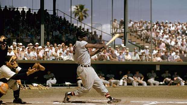 baseball-chicago-white-sox-minnie-minoso-in-action-during-spring-fl-picture-id81410757