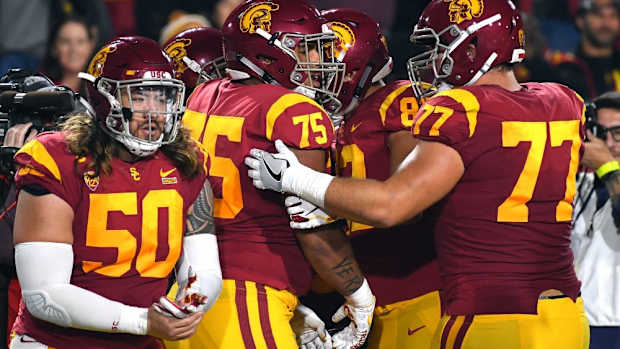 USC.OFFENSIVE.LINE