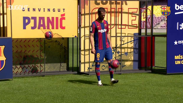 Pjanić's first touches at Camp Nou