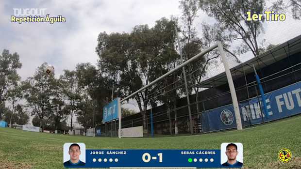 Jorge Sánchez vs Sebastián Cáceres crossbar challenge