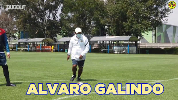 Club América’s coaching staff take on crossbar challenge