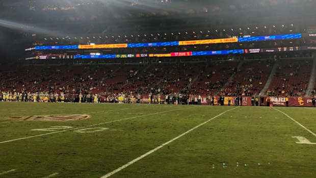 COLISEUM.CROWD.OREGON.2019