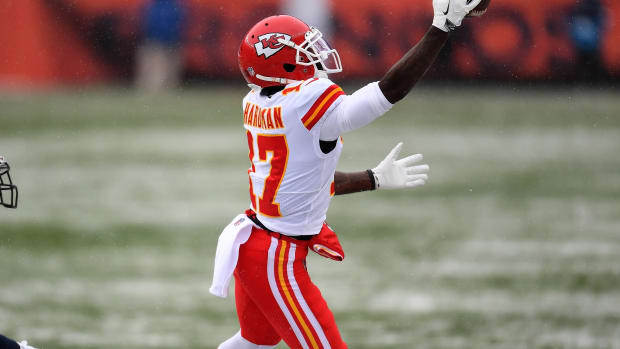 Oct 25, 2020; Denver, Colorado, USA; Kansas City Chiefs wide receiver Mecole Hardman (17) catches a pass in the first quarter against the Kansas City Chiefs at Empower Field at Mile High. Mandatory Credit: Ron Chenoy-USA TODAY Sports