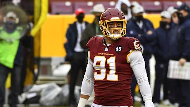 Ryan Kerrigan Pose © Brad Mills  2020 Oct 25