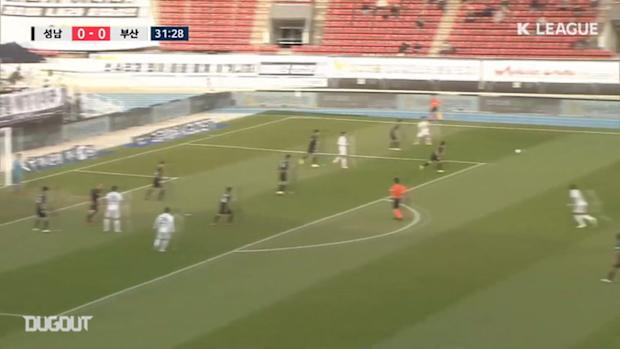 Lee Dong-jun hits net bursting volley against Seongnam