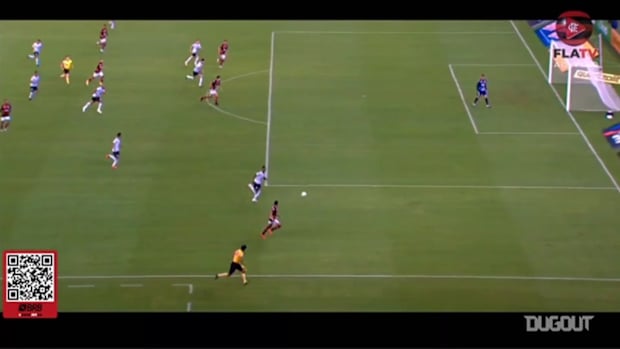 Flamengo beat Athletico-PR at Maracanã 