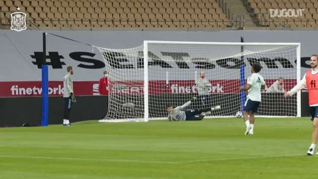 Great goals and saves in Spain training