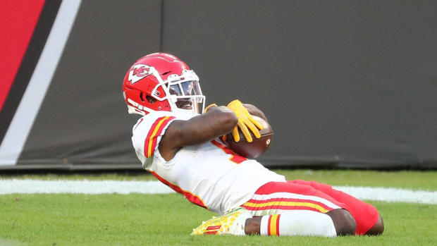 Nov 29, 2020; Tampa, Florida, USA; Kansas City Chiefs wide receiver Tyreek Hill (10) celebrates his touchdown scored against the Tampa Bay Buccaneers during the first half at Raymond James Stadium. Mandatory Credit: Kim Klement-USA TODAY Sports