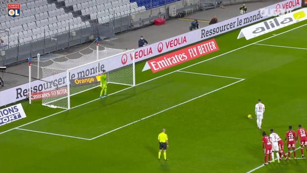 Memphis Depay's 50th goal with Lyon