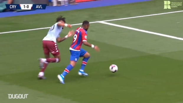 Jordan Ayew’s late strike downs Aston Villa