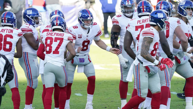 Dec 27, 2020; Baltimore, Maryland, USA; New York Giants quarterback Daniel Jones (8) breaks the huddle in the second quarter against the Baltimore Ravens at M&T Bank Stadium.