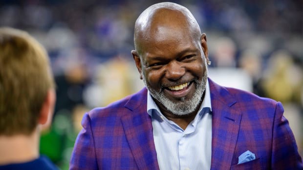 Nov 28, 2019; Arlington, TX, USA; Former Dallas Cowboys running back Emmitt Smith before the game between the Bills and Cowboys at AT&T Stadium.