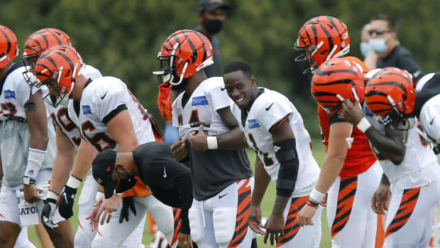 Aug 27, 2020; Cincinnati, Ohio, USA; Cincinnati Bengals wide receivers John Ross III (right) during training camp at the teams practice facility.