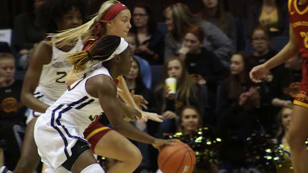 WVU guard Madisen Smith