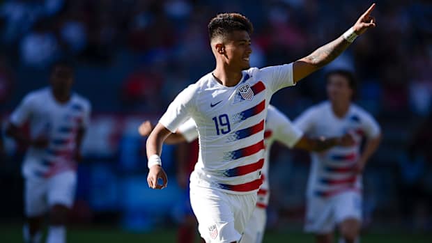Ulysses-Llanez-USMNT-Costa-Rica