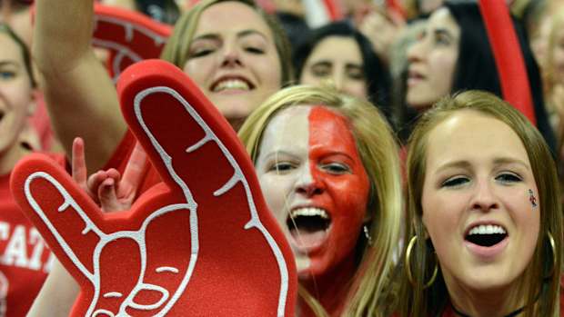 Wolfpack womens bkb fans