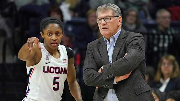 uconn-womens-basketball-geno-auriemma