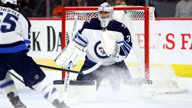 Connor-Hellebuyck-jets-hart-candidate