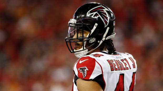 Atlanta Falcons outside linebacker Vic Beasley (44) against the Tampa Bay Buccaneers during the second half at Raymond James Stadium.