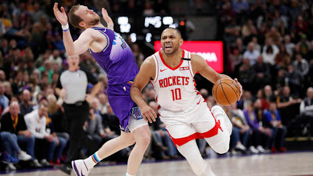 Eric-Gordon-Rockets-Jazz