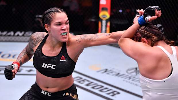Amanda Nunes defeats Felicia Spencer at UFC 250