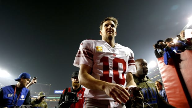 Nov 12, 2018; Santa Clara, CA, USA; New York Giants quarterback Eli Manning (10) walks towards the locker room after the game against the San Francisco 49ers at Levi's Stadium.