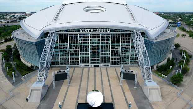 att stadium overhead 