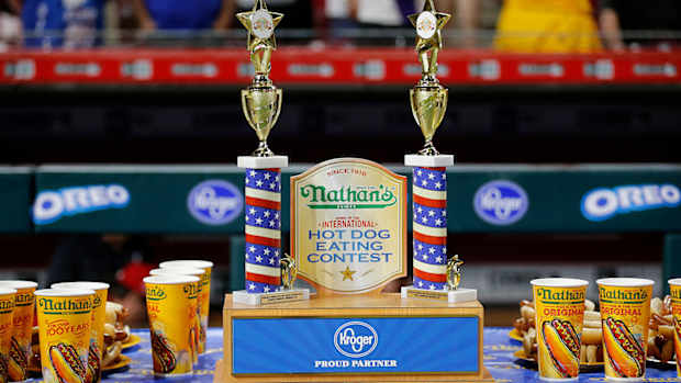 nathans-hot-dog-eating-contest