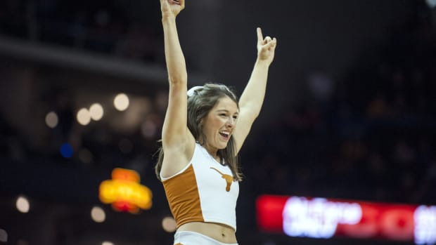 Texas Fan Broll 79