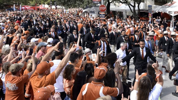 Texas Fan Broll 30
