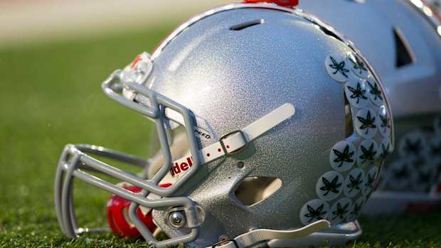 Ohio-State-Buckeyes-Helmet-2