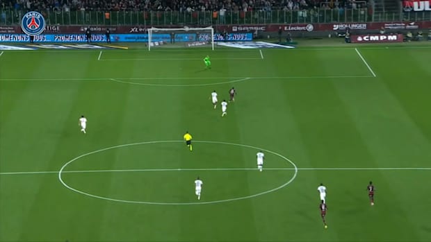 Keylor Navas' incredible save vs Metz