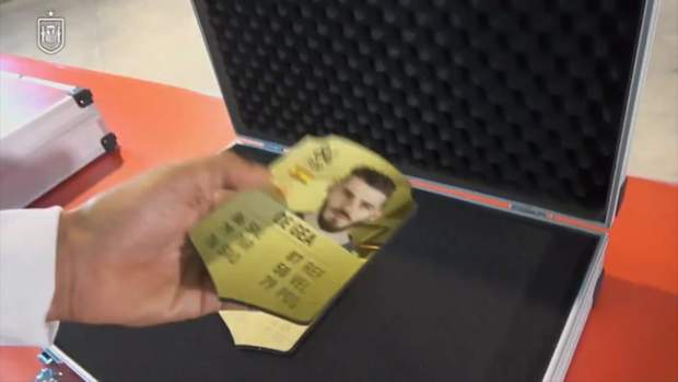 Luis Enrique uses FIFA cards for Spain squad announcement