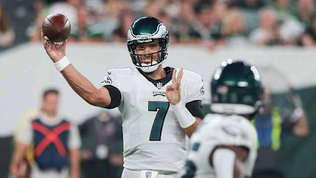Eagles quarterback Joe Flacco throws pass