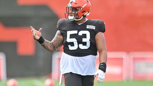 Aug 17, 2020; Berea, Ohio, USA; Cleveland Browns center Nick Harris (53) during training camp at the Cleveland Browns training facility. Mandatory Credit: Ken Blaze-USA TODAY Sports