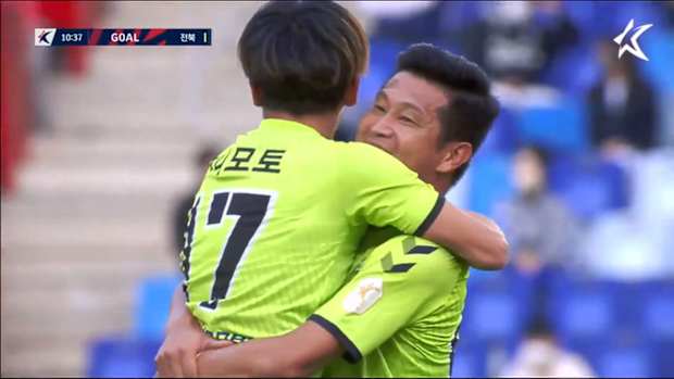 Takahiro Kunimoto's screamer against Suwon