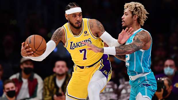 carmelo anthony-kelly oubre usa today 11-8