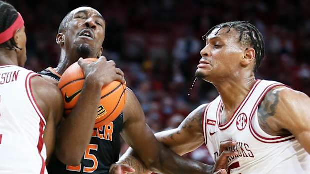 AuDiese Toney defense