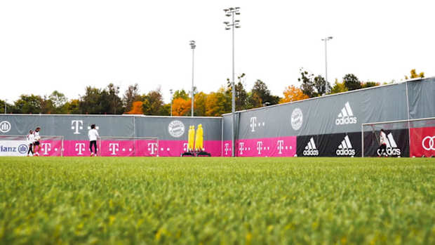 Lewandowski and Sane practice free-kicks in training