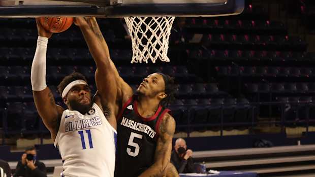 Massachusetts basketball