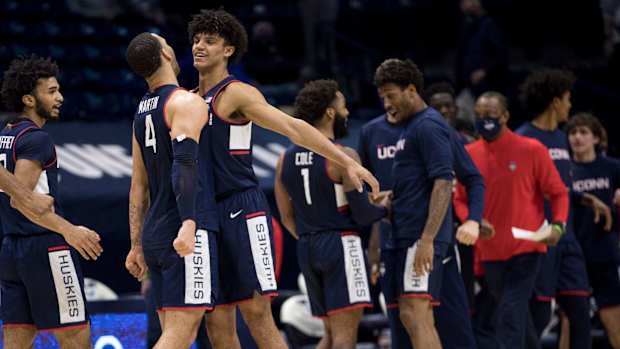 uconn men basketball