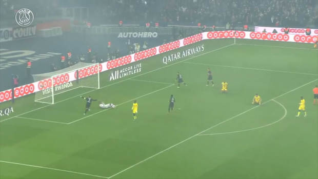 Leo Messi's first goal in Ligue 1 against Nantes