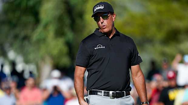 Phil Mickelson golfing.