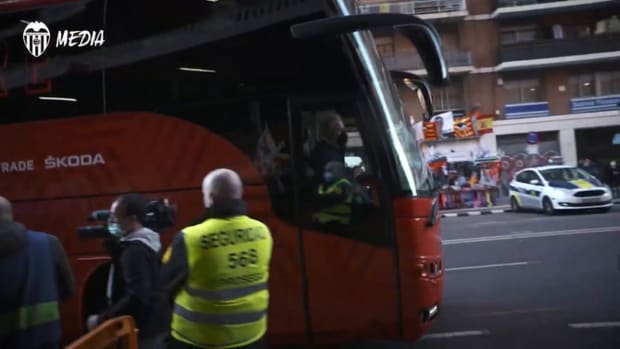Behind the scenes: Valencia's dramatic win over Elche