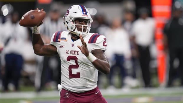 South Carolina State Bulldogs quarterback Corey Fields Jr. (2)
